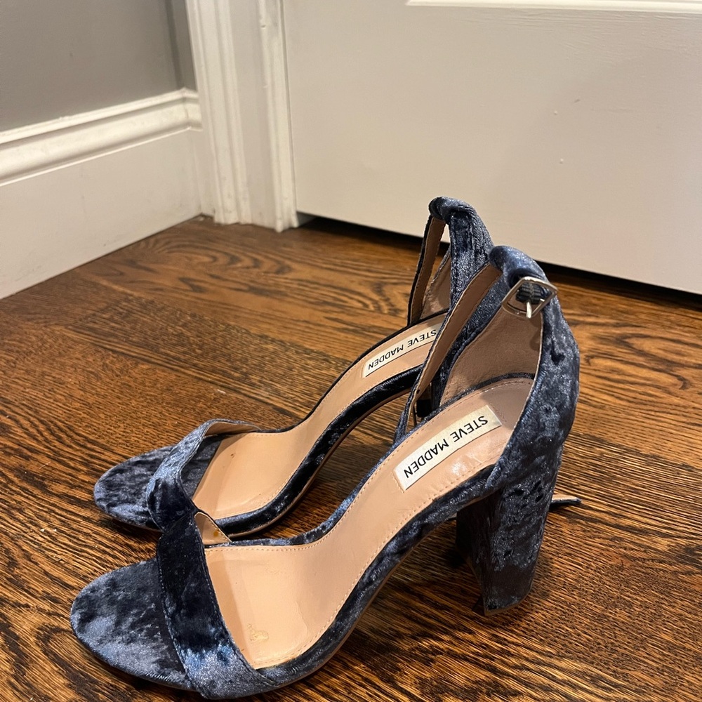 Blue suede heel
